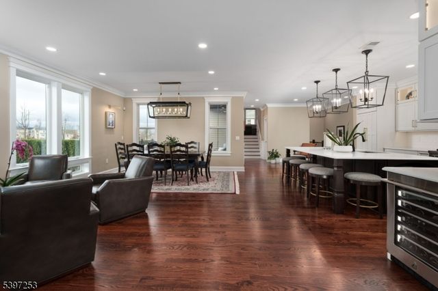 2 E Hartwick Dr, Montgomery Twp., NJ 08558