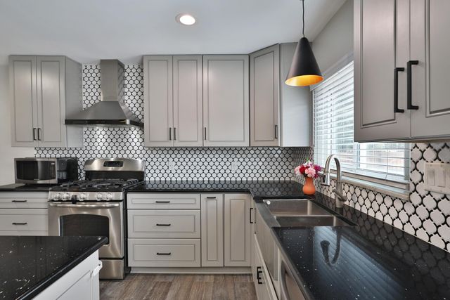 91 W Lincoln Avenue, Worthington, OH 43085
