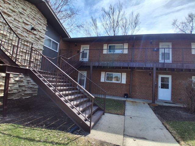 1845 Whitechapel Drive 2A, Mount Prospect, IL 60056