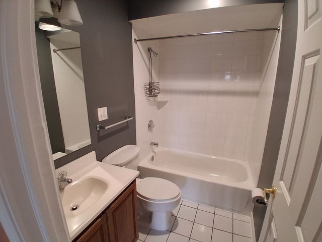 1845 Whitechapel Drive 2A, Mount Prospect, IL 60056