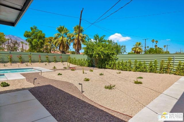 1995 Lawrence Street, Palm Springs, CA 92264