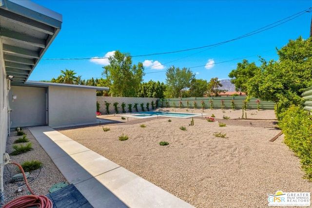 1995 Lawrence Street, Palm Springs, CA 92264