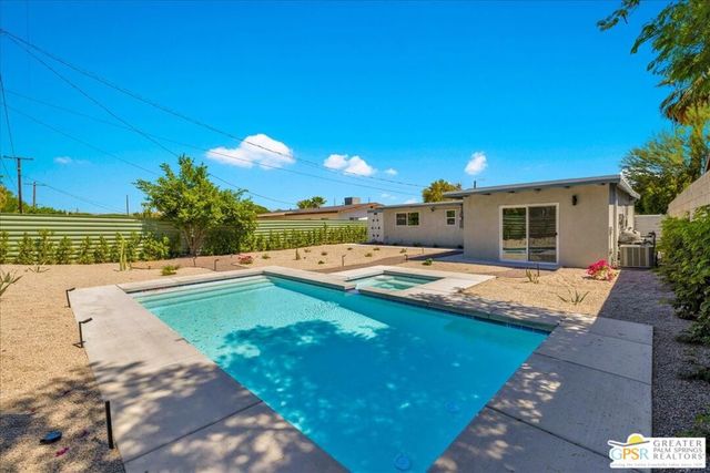 1995 Lawrence Street, Palm Springs, CA 92264