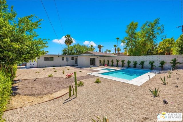 1995 Lawrence Street, Palm Springs, CA 92264