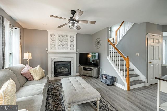 9 E HAWTHORNE DR, Newark, DE 19702