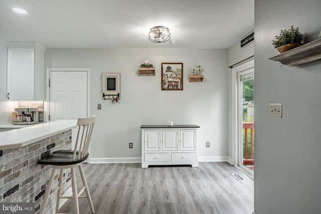 9 E HAWTHORNE DR, Newark, DE 19702