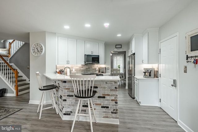 9 E HAWTHORNE DR, Newark, DE 19702