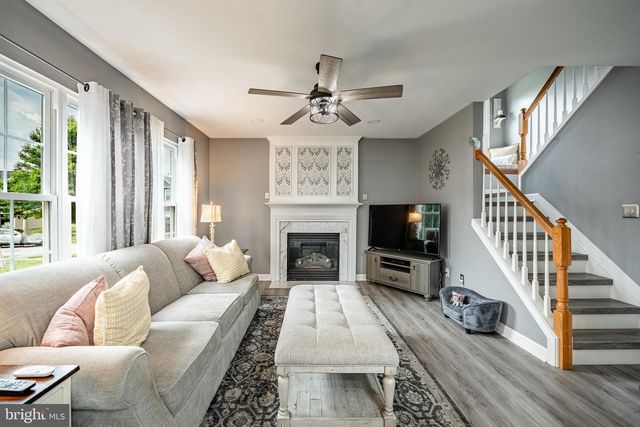 9 E HAWTHORNE DR, Newark, DE 19702