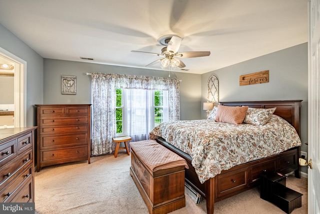9 E HAWTHORNE DR, Newark, DE 19702