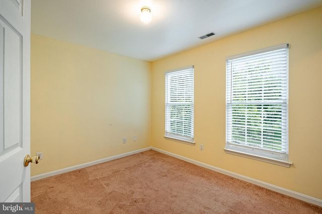 9 E HAWTHORNE DR, Newark, DE 19702