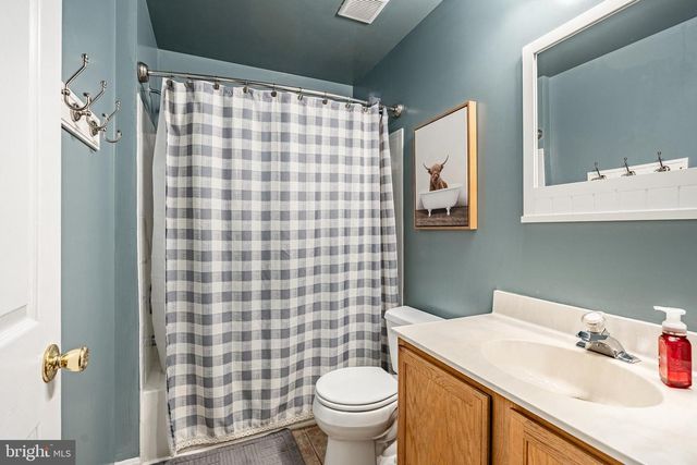 9 E HAWTHORNE DR, Newark, DE 19702