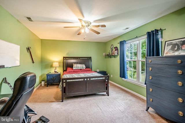 9 E HAWTHORNE DR, Newark, DE 19702