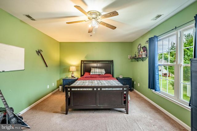 9 E HAWTHORNE DR, Newark, DE 19702
