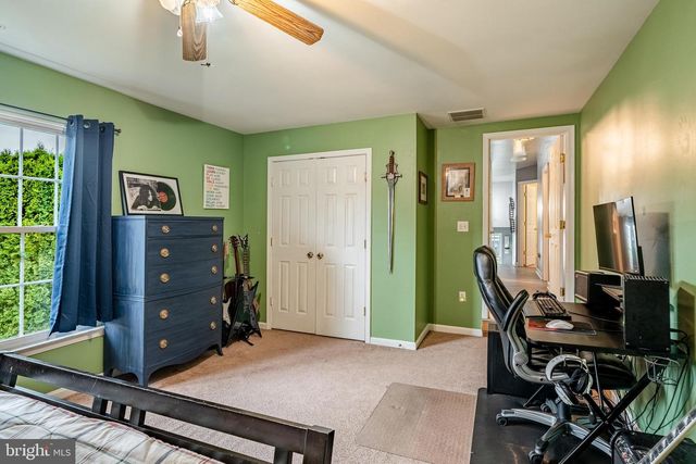 9 E HAWTHORNE DR, Newark, DE 19702