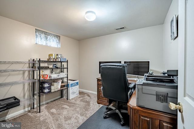 9 E HAWTHORNE DR, Newark, DE 19702