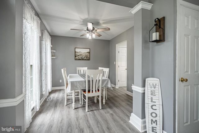 9 E HAWTHORNE DR, Newark, DE 19702