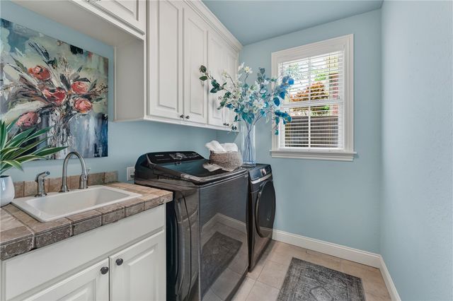 2180 E Meandering Way, Fayetteville, AR 72701