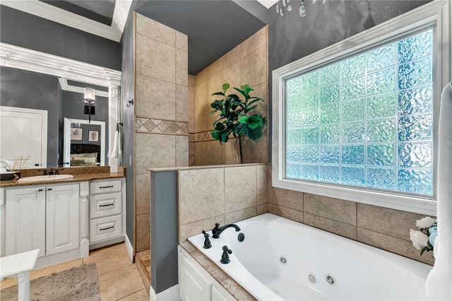 2180 E Meandering Way, Fayetteville, AR 72701