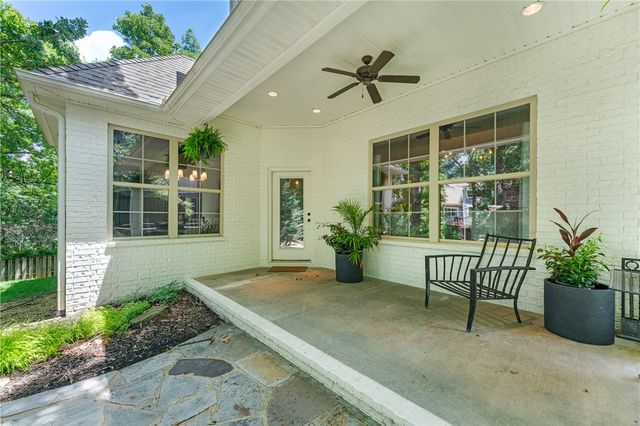 2180 E Meandering Way, Fayetteville, AR 72701