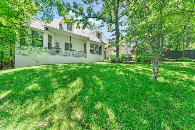 2180 E Meandering Way, Fayetteville, AR 72701