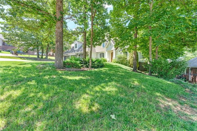 2180 E Meandering Way, Fayetteville, AR 72701