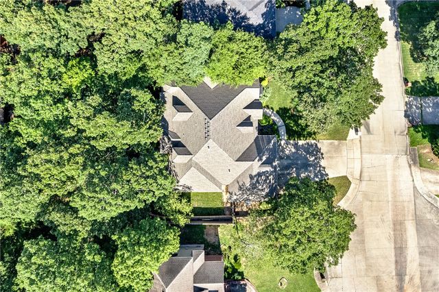 2180 E Meandering Way, Fayetteville, AR 72701