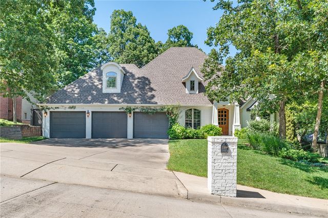 2180 E Meandering Way, Fayetteville, AR 72701