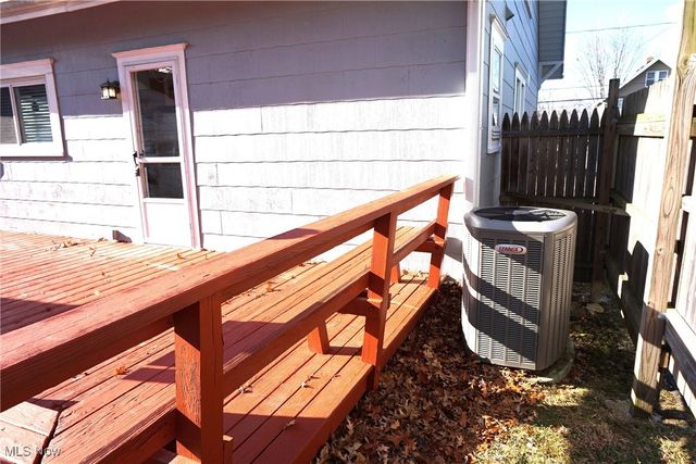 2083 17th Street SW, Akron, OH 44314