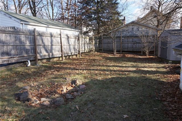 2083 17th Street SW, Akron, OH 44314