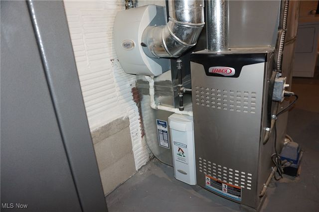 2083 17th Street SW, Akron, OH 44314