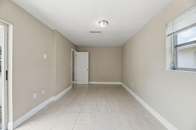 2420 NW 89th Avenue, Sunrise, FL 33322