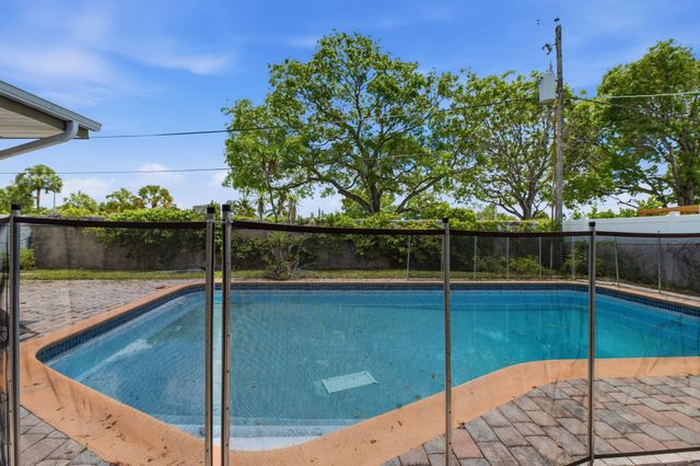 2420 NW 89th Avenue, Sunrise, FL 33322