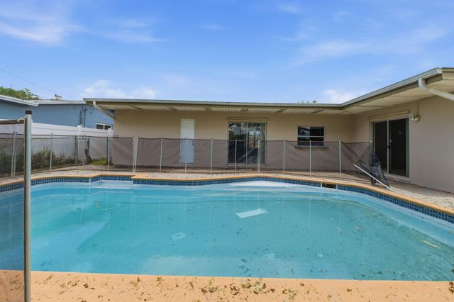 2420 NW 89th Avenue, Sunrise, FL 33322