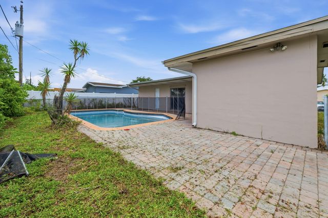 2420 NW 89th Avenue, Sunrise, FL 33322