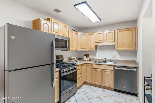 5741 E 33rd Street, Tucson, AZ 85711