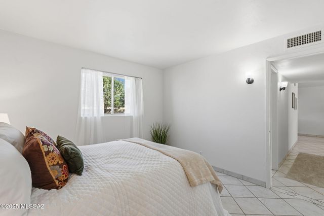 5741 E 33rd Street, Tucson, AZ 85711