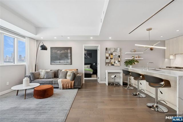 800 Ave At Port Imperial Boulevard 517, Weehawken, NJ 07086