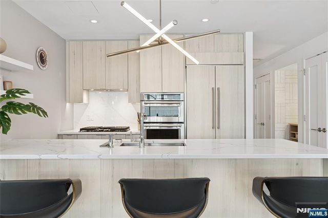 800 Ave At Port Imperial Boulevard 517, Weehawken, NJ 07086