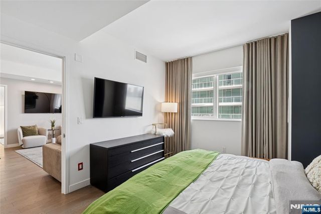 800 Ave At Port Imperial Boulevard 517, Weehawken, NJ 07086