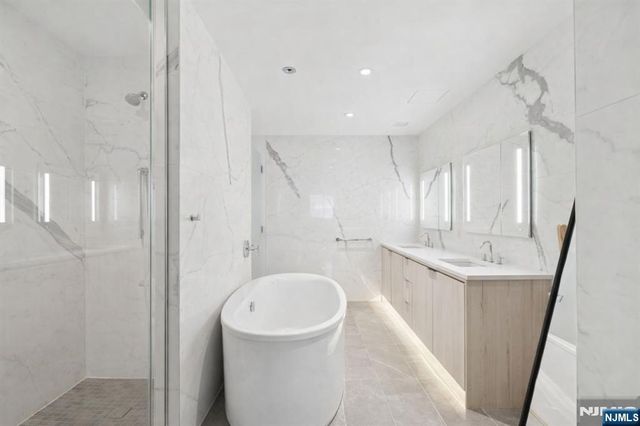 800 Ave At Port Imperial Boulevard 517, Weehawken, NJ 07086