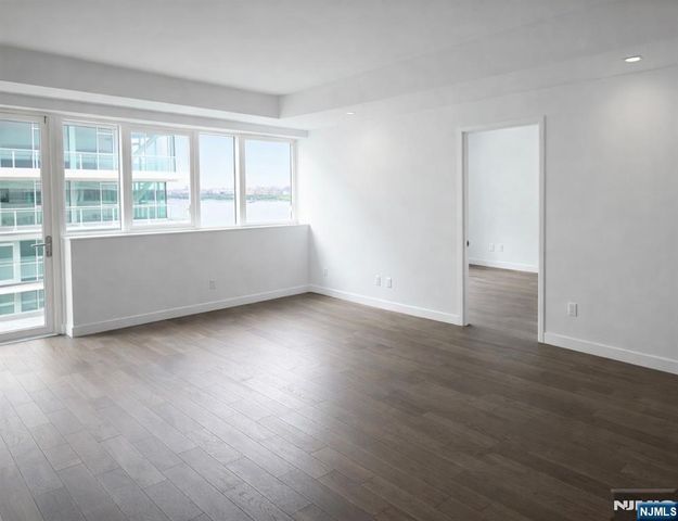 800 Ave At Port Imperial Boulevard 517, Weehawken, NJ 07086