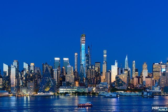 800 Ave At Port Imperial Boulevard 517, Weehawken, NJ 07086