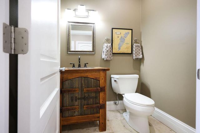 2611 E Lake Shore DRIVE, Twin Lakes, WI 53181