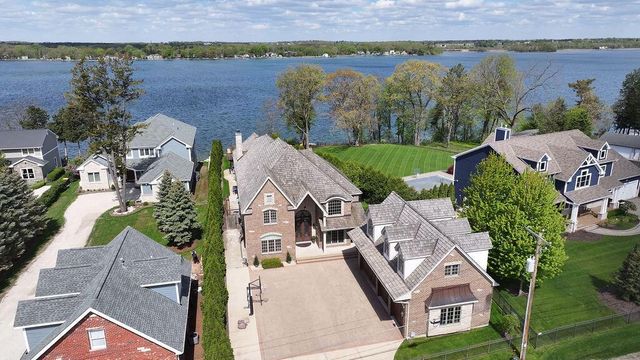 2611 E Lake Shore DRIVE, Twin Lakes, WI 53181