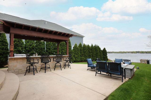 2611 E Lake Shore DRIVE, Twin Lakes, WI 53181