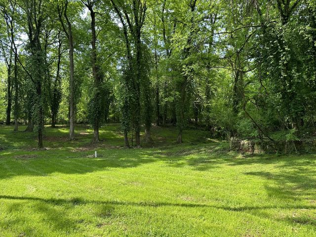 1421 Riverside Dr, Nashville, TN 37206
