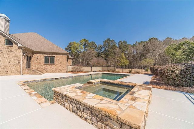 500 Penny Lane, Loganville, GA 30052