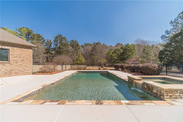 500 Penny Lane, Loganville, GA 30052