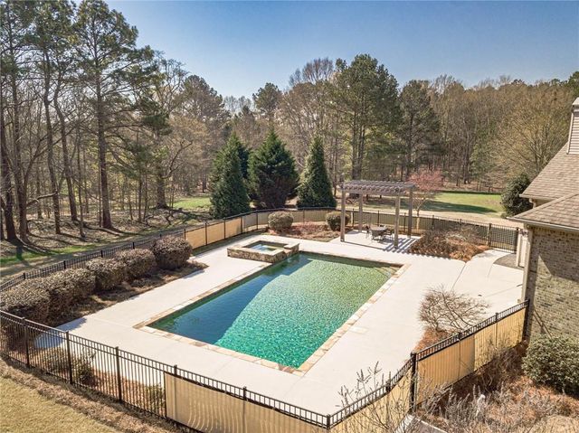 500 Penny Lane, Loganville, GA 30052