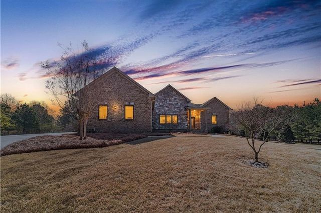 500 Penny Lane, Loganville, GA 30052